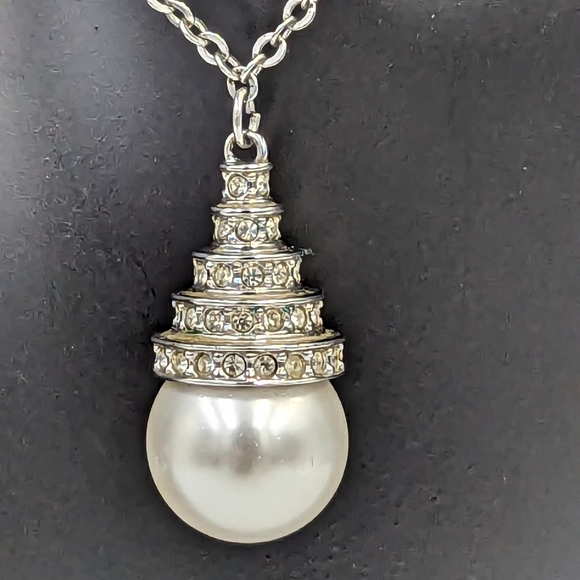 Beautiful SWAROVSKI Perpetual Drop Necklace 1106453 - Picture 2 of 9